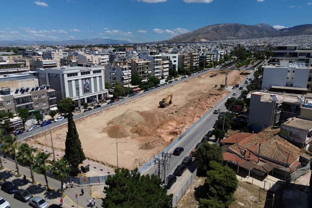 Νέα παράταση για την Εσπλανάδα και το υπόγειο πάρκινγκ στη Γλυφάδα – Αυστηρό μήνυμα προς την ανάδοχο